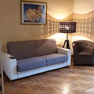 https://casa-tua-a-porta-maggiore.it-romehotels.com